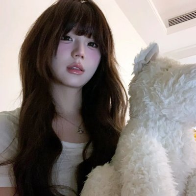 在火山下